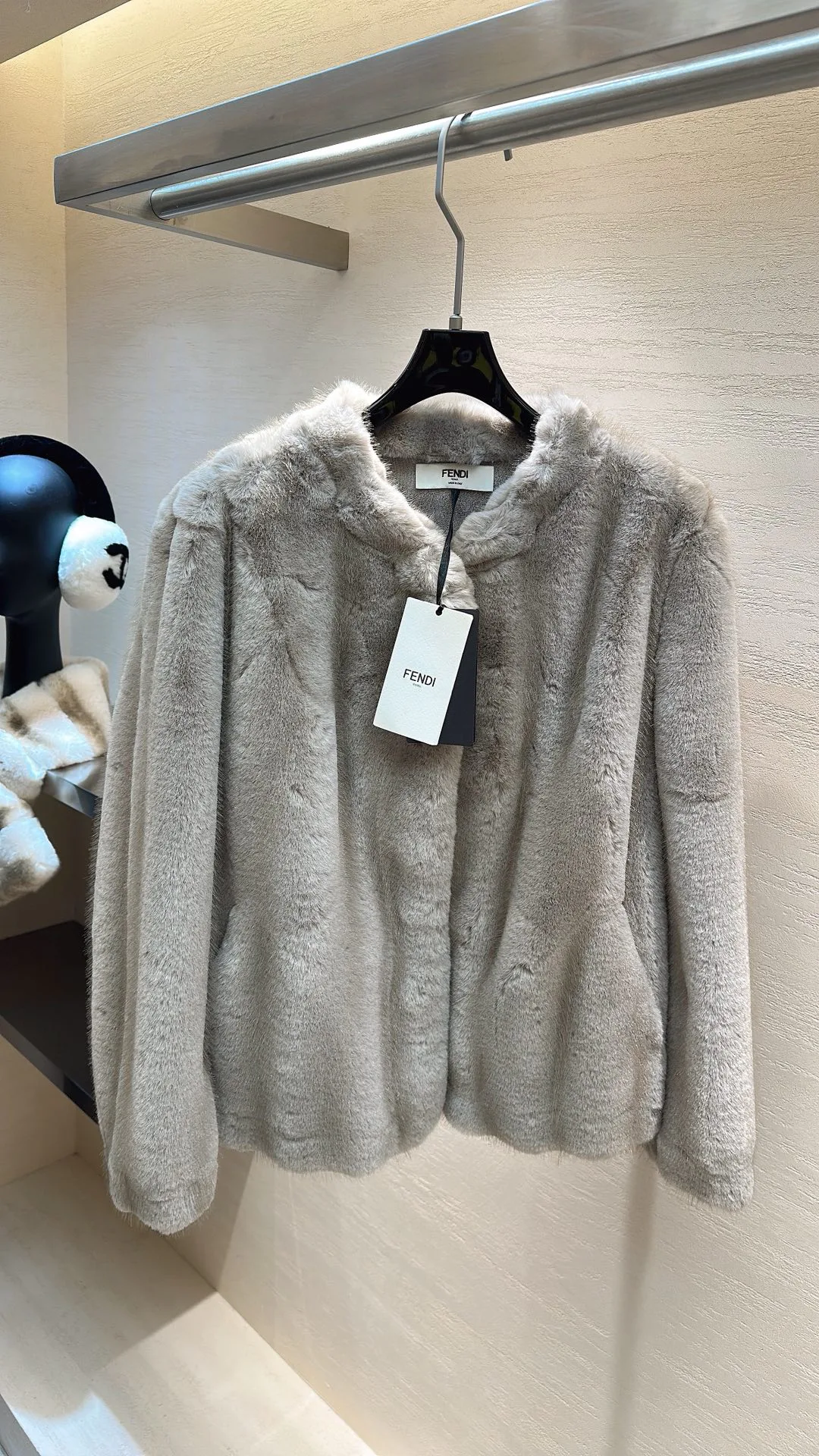 Шубы Женские Fendi 381093