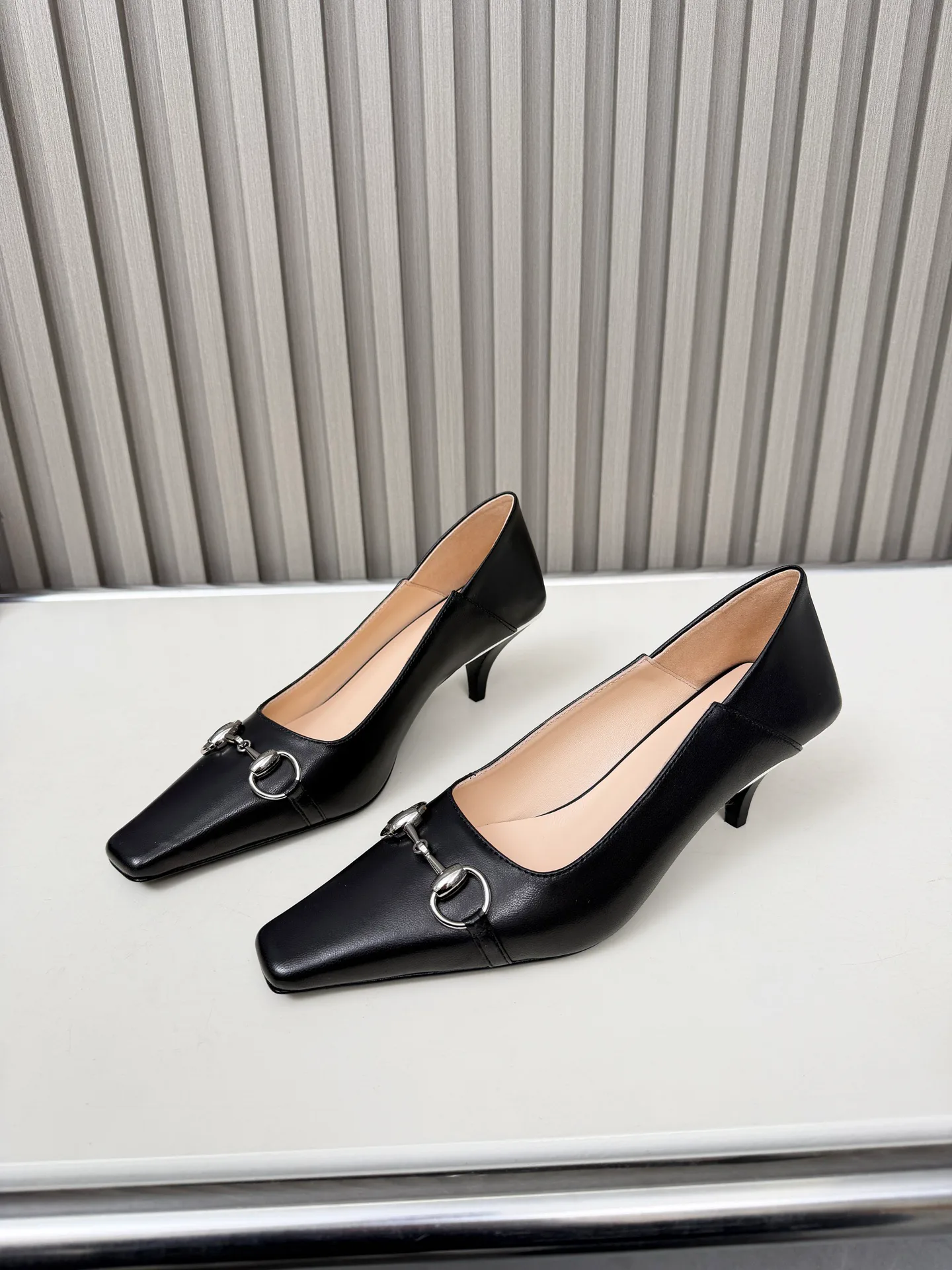 Туфли Женские Gucci 755689