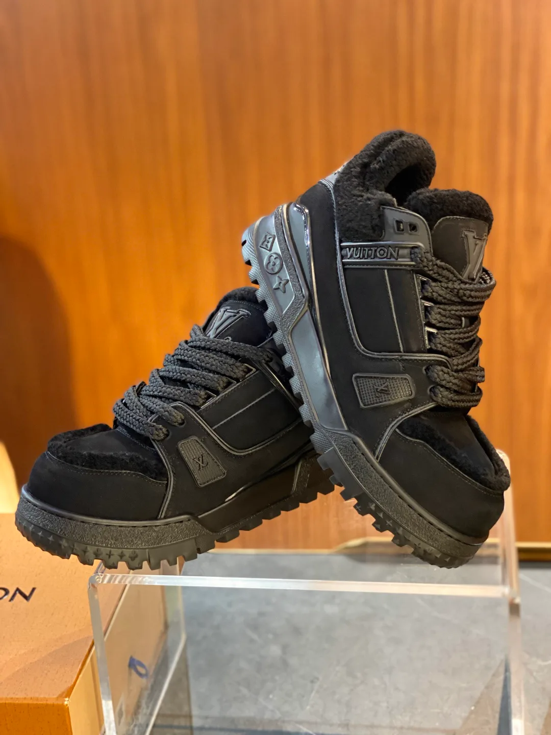 Кроссовки Женские Louis Vuitton 357276