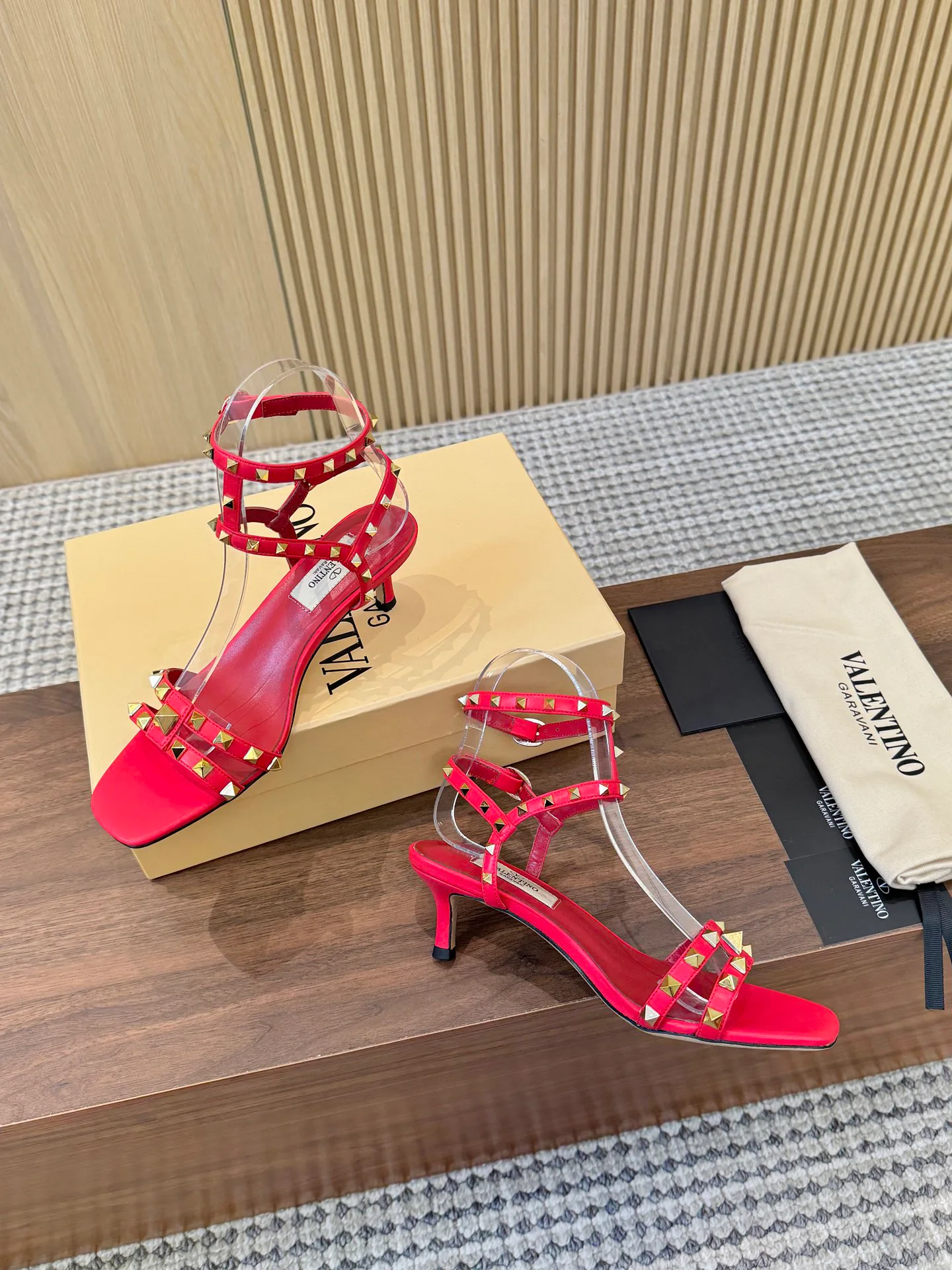 Босоножки Женские Valentino 17411470