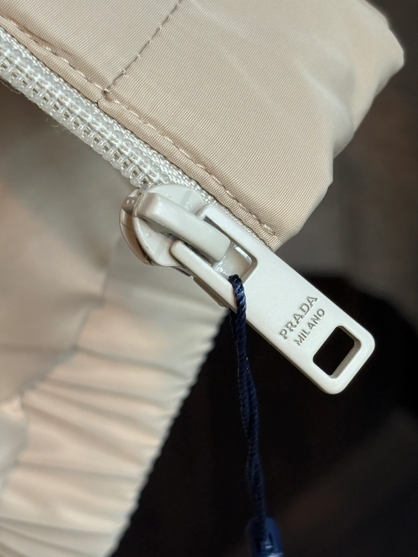 Куртки И Пуховики Женские Prada 18157295