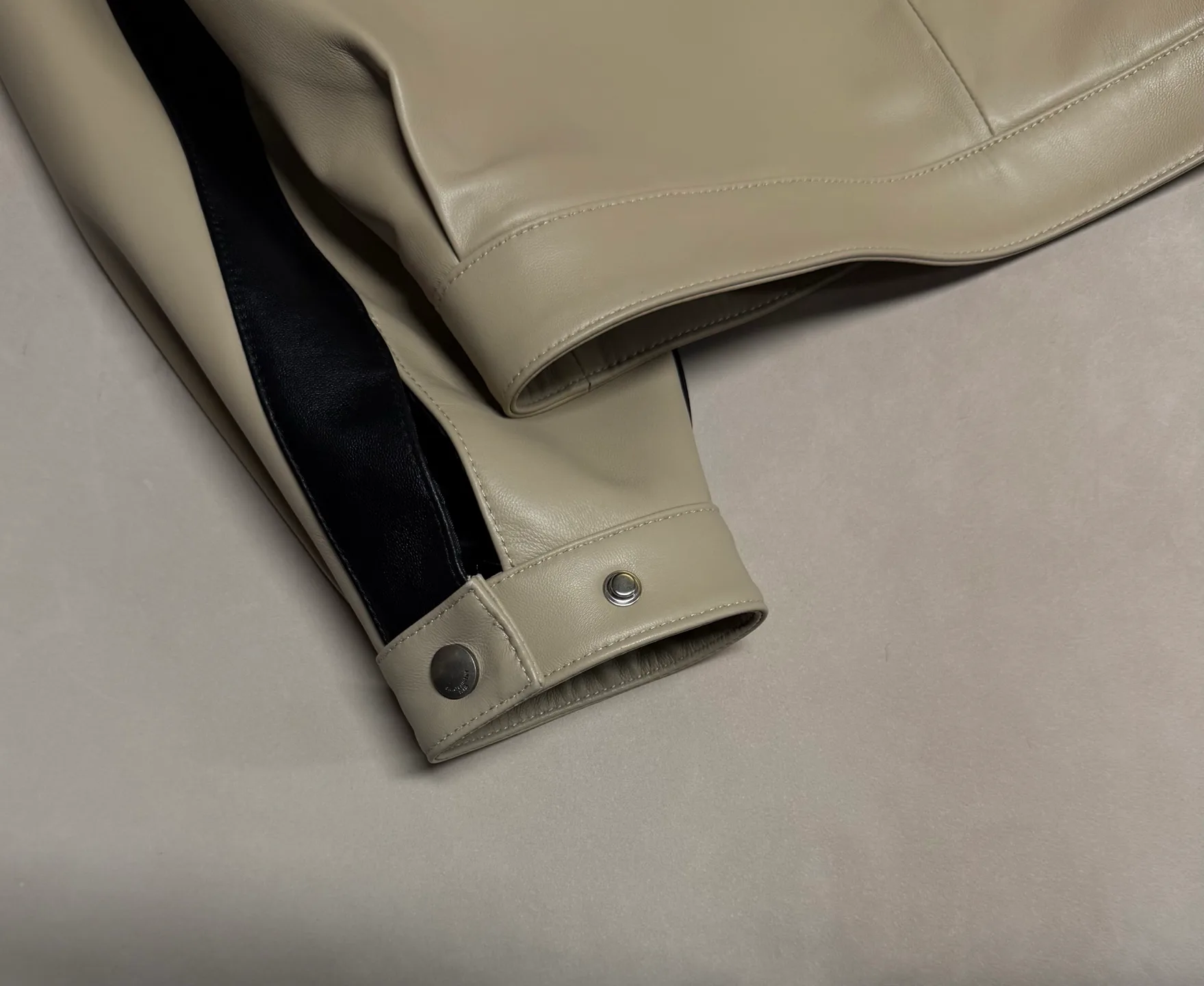 Кожаные Куртки И Дублёнки Женские Saint Laurent 18259825