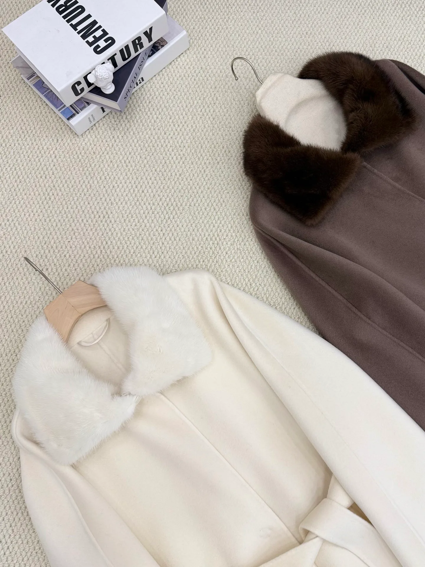 Пальто Женские Loro Piana 19092577