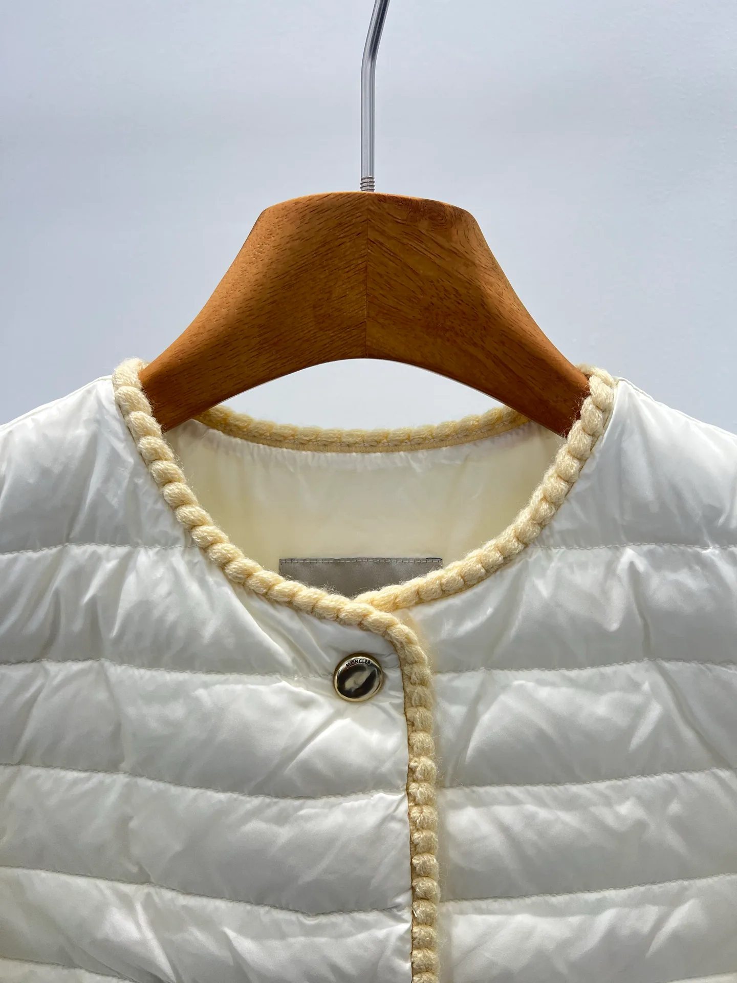 Куртки И Пуховики Женские Moncler 17959344
