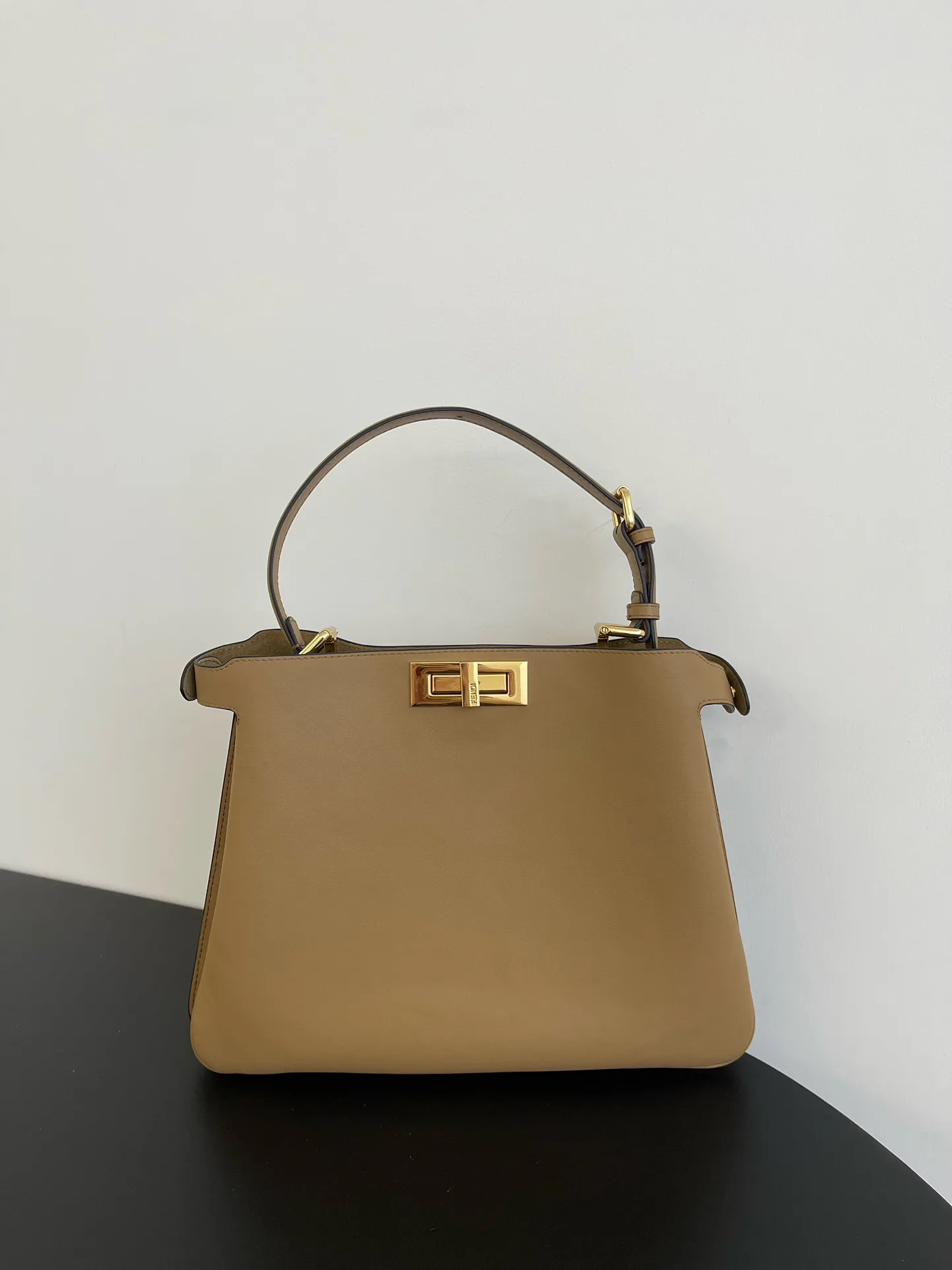 Классические Сумки Женские Fendi 13546274