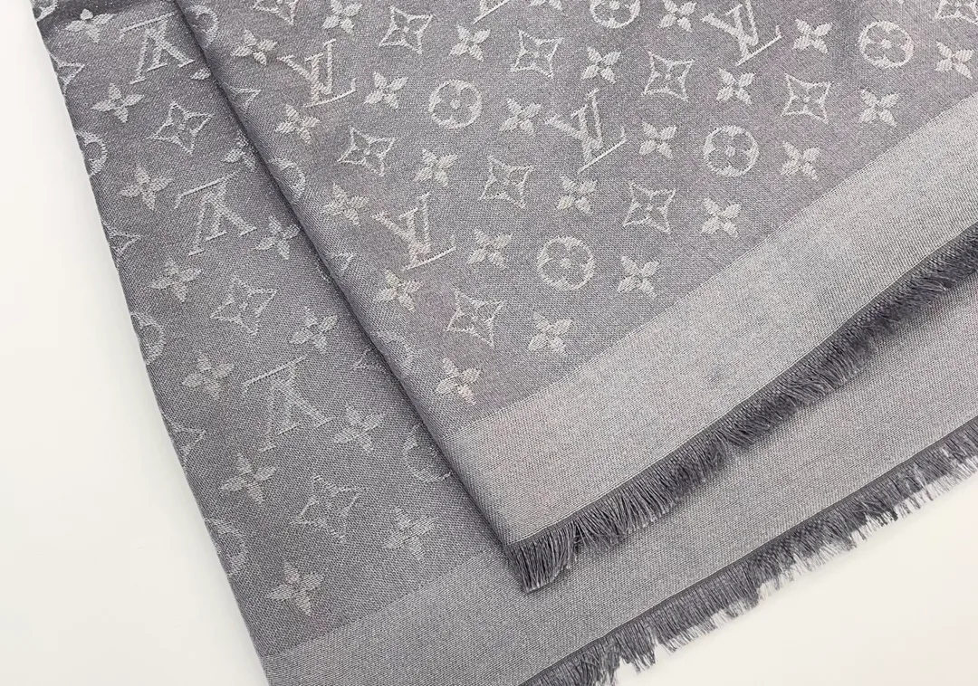 Шарфы Louis Vuitton 17815856