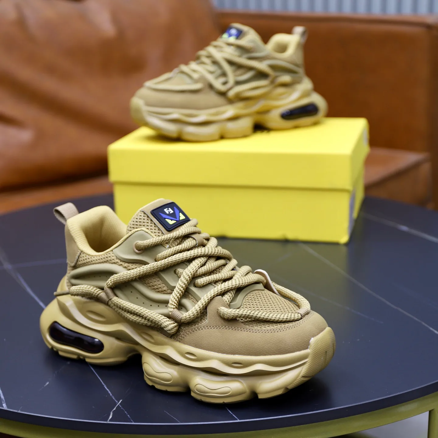 Кроссовки Женские Fendi 211519