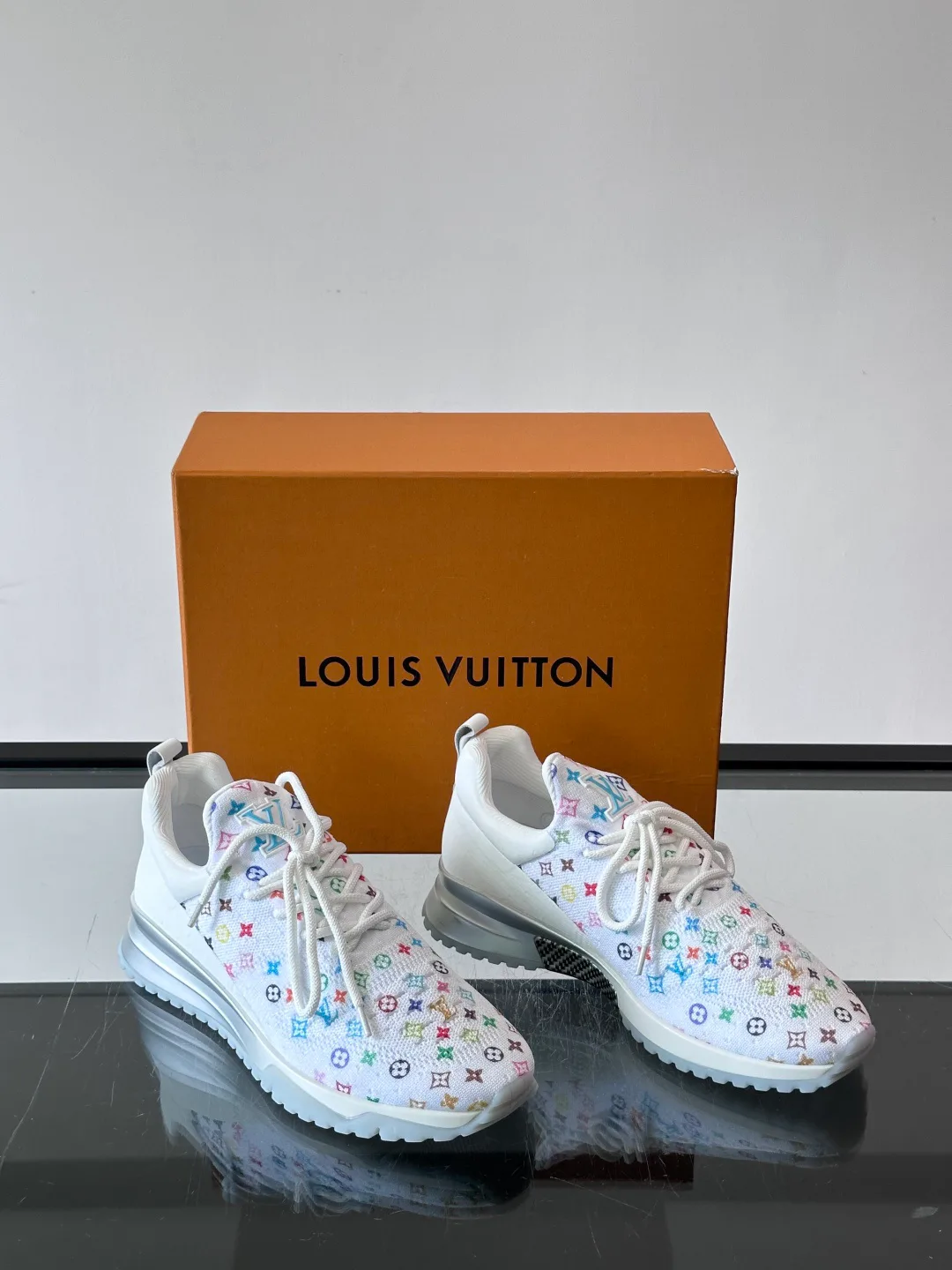 Кроссовки Мужские Louis Vuitton 17588576