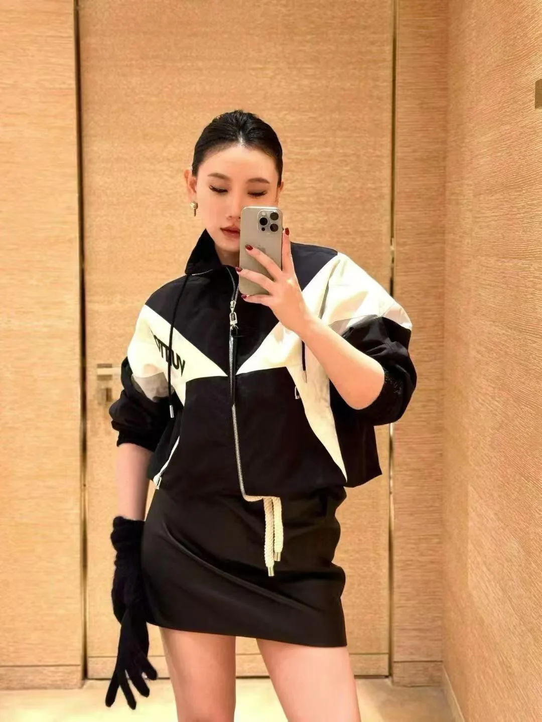 Куртки И Пуховики Женские Louis Vuitton 1212545