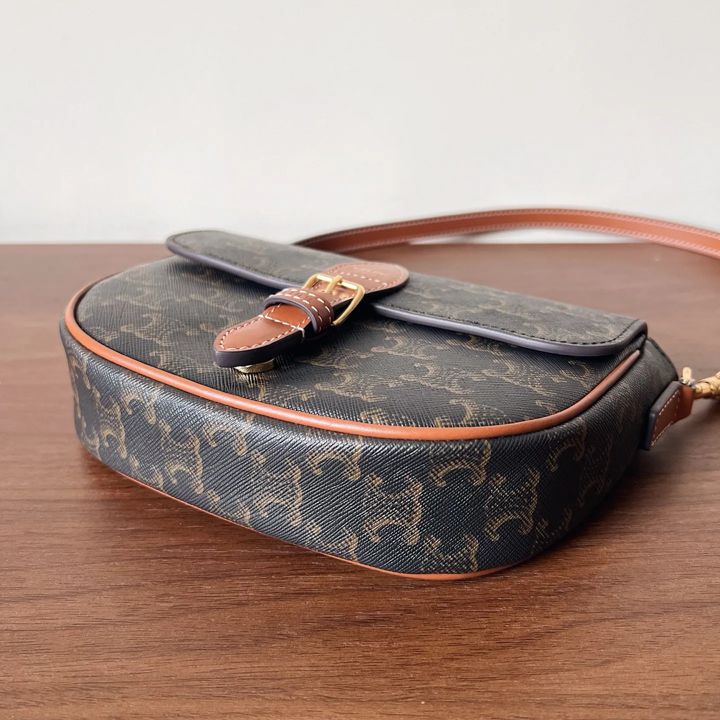 Сумки На Ремне Женские Celine 245380