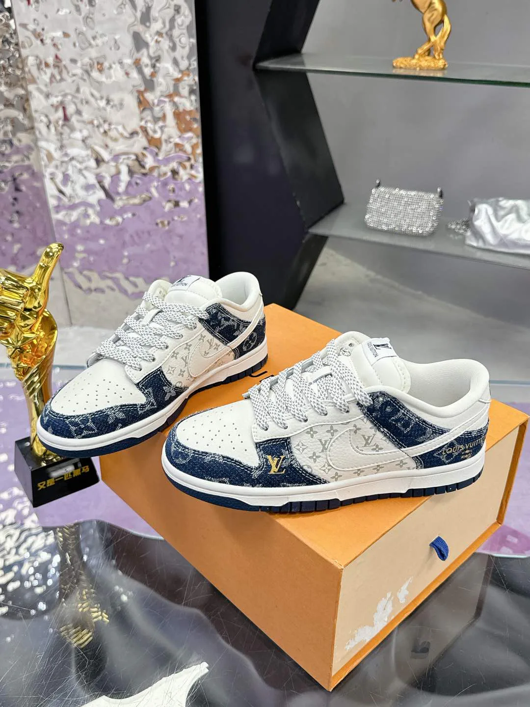 Кеды Женские Louis Vuitton 11778739