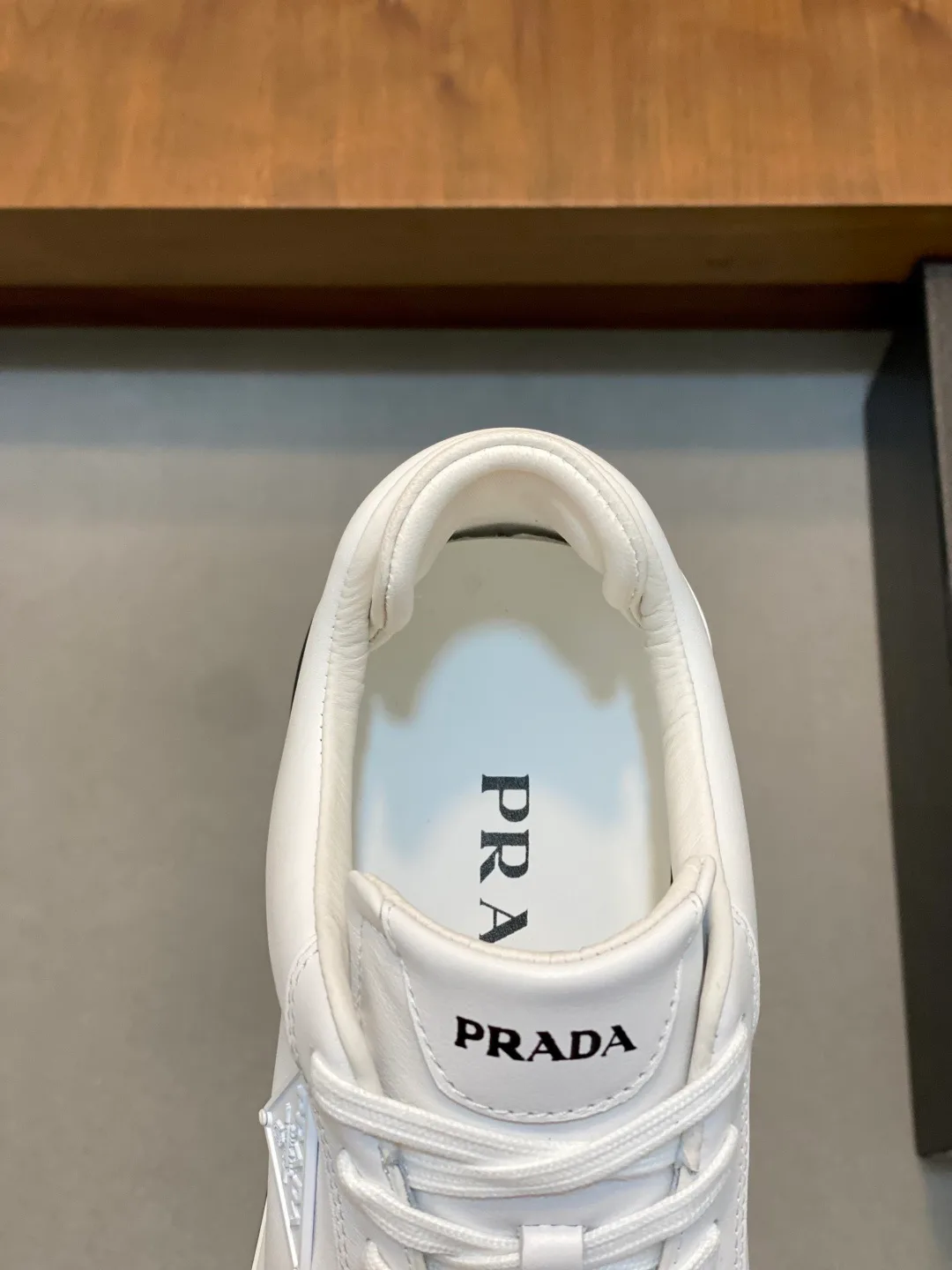 Кроссовки Мужские Prada 18116638