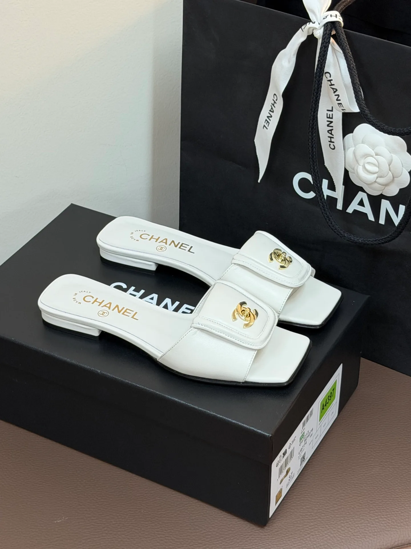 Шлепанцы Женские Chanel 12163312