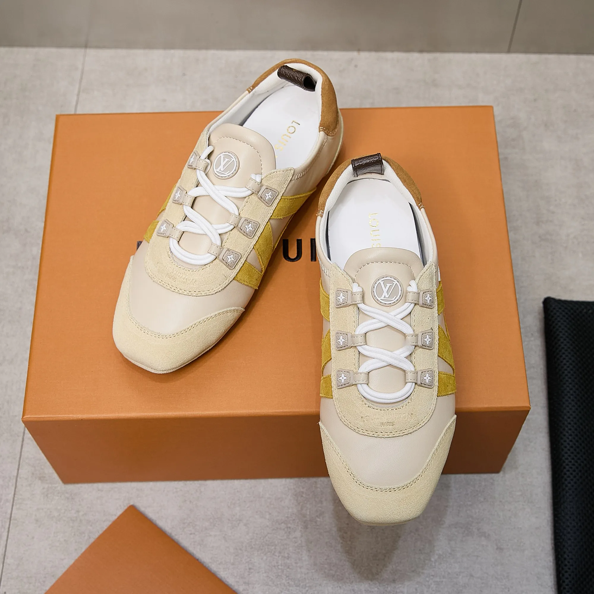 Кроссовки Женские Louis Vuitton 74011