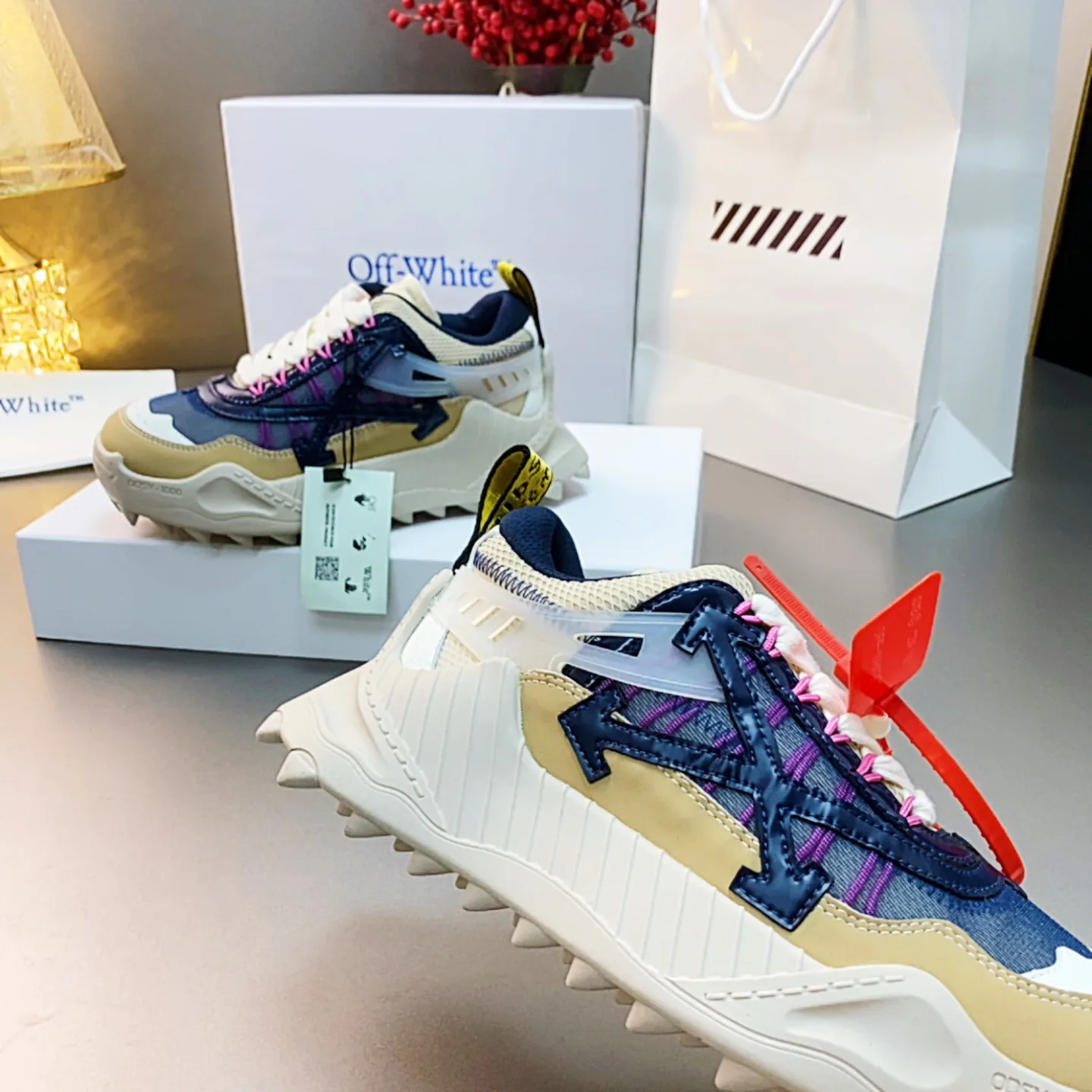 Кроссовки Женские Off-White 17530543