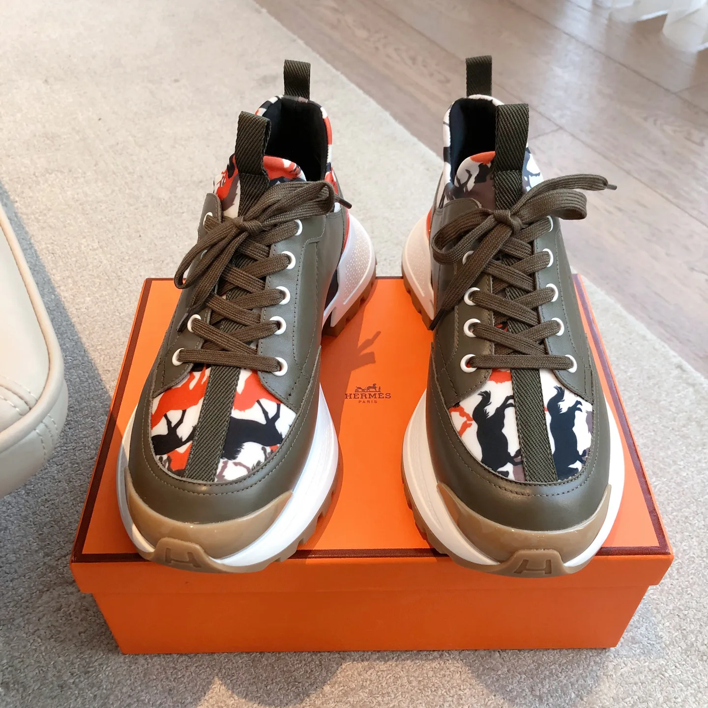 Кроссовки Женские Hermes 1237224