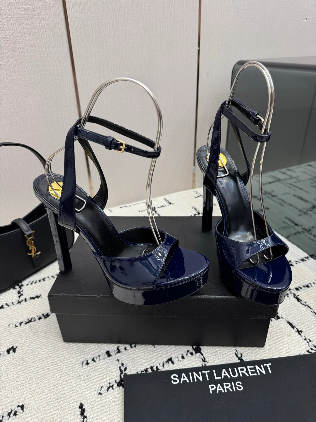 Босоножки Женские Saint Laurent 18049022