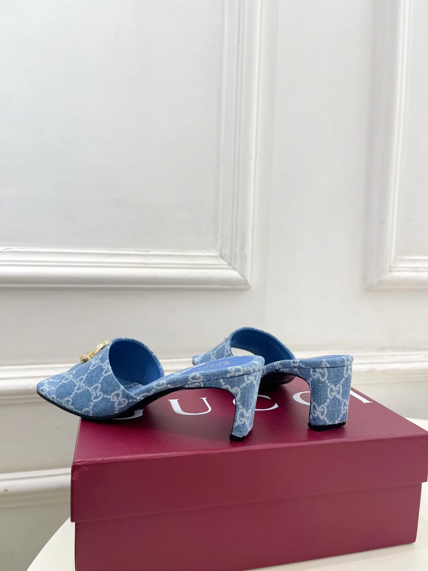 Шлепанцы Женские Gucci 13085039