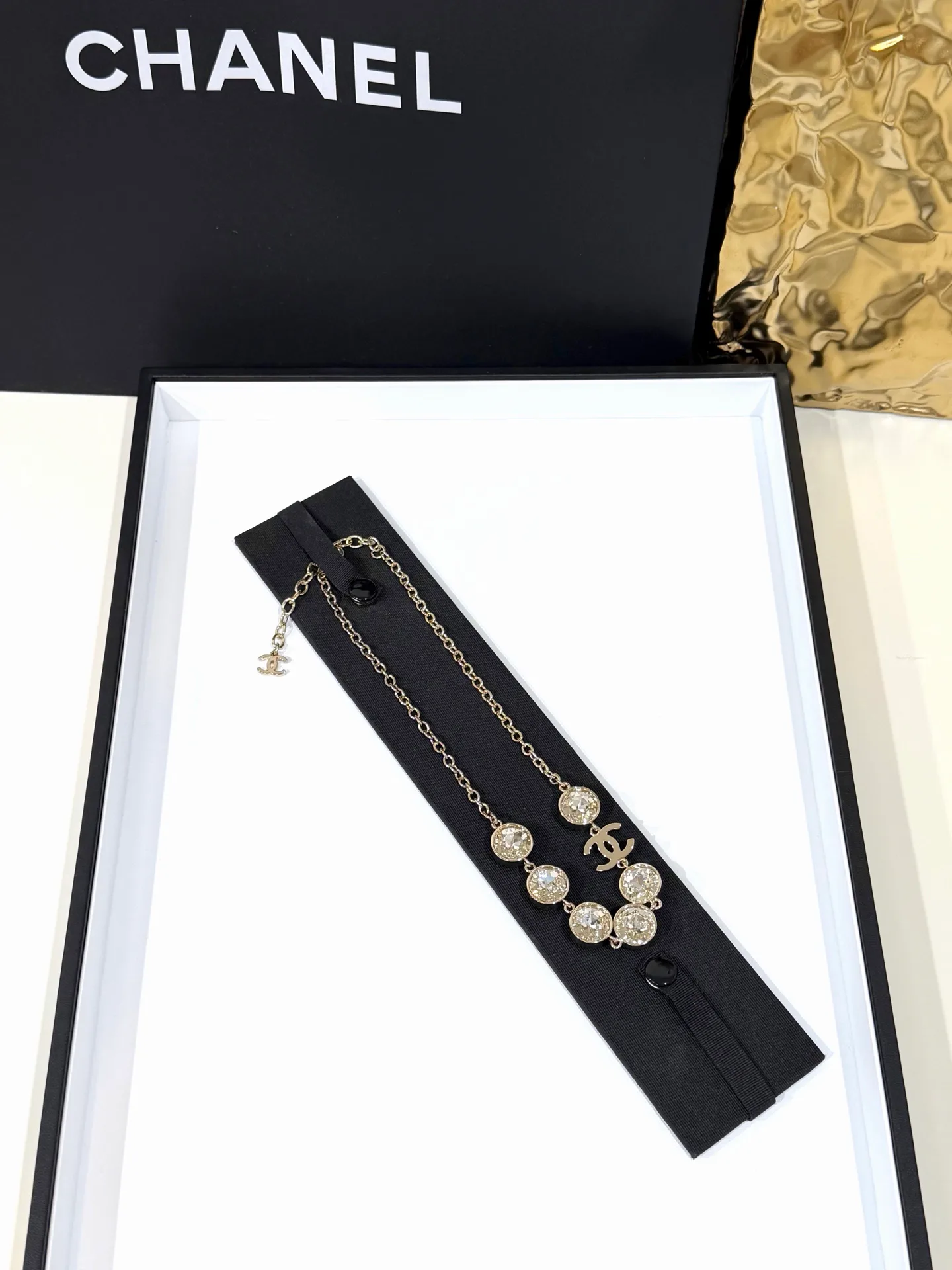Бижутерия Chanel 18190310