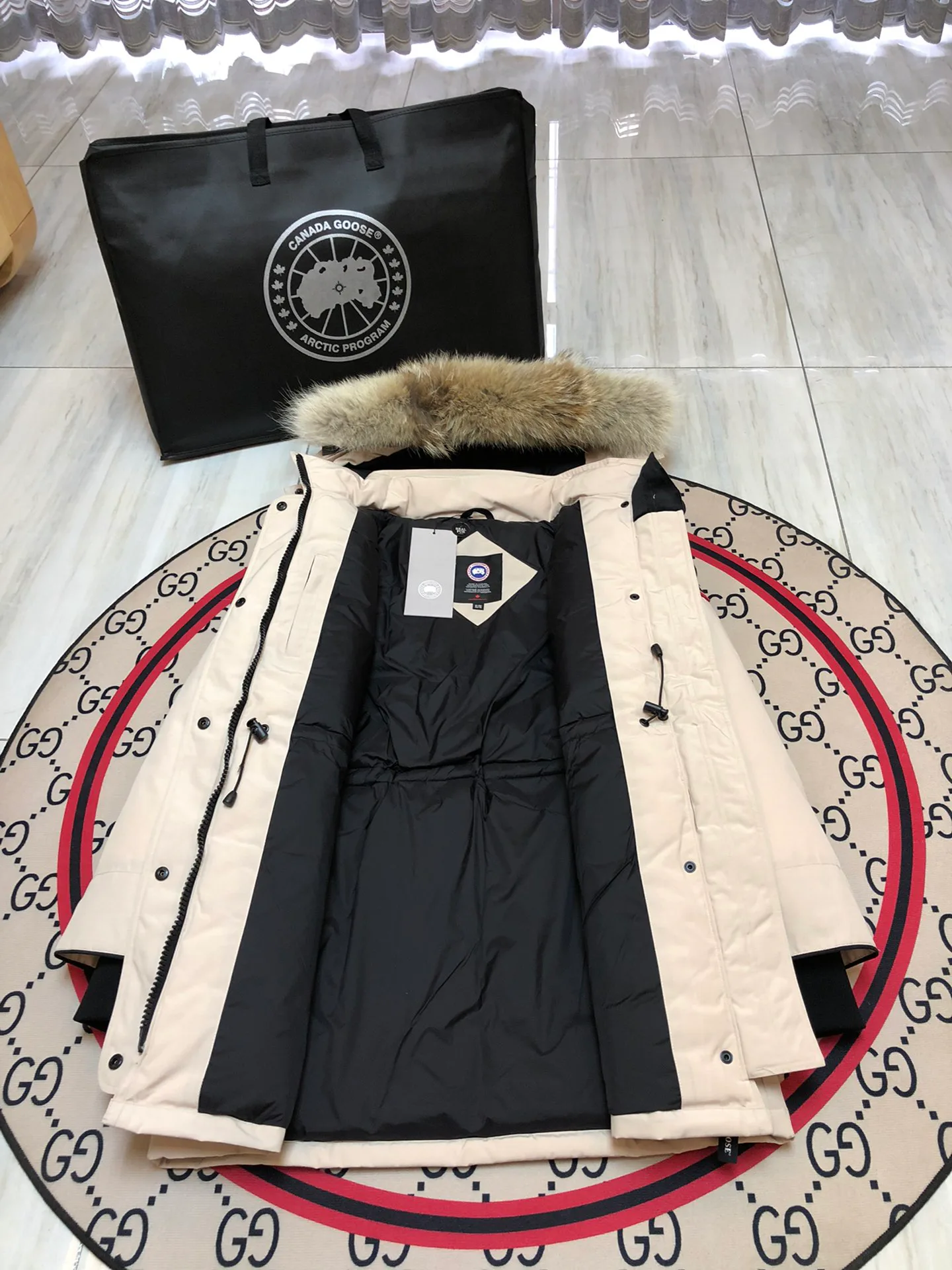 Куртки Женские Canada Goose 6521