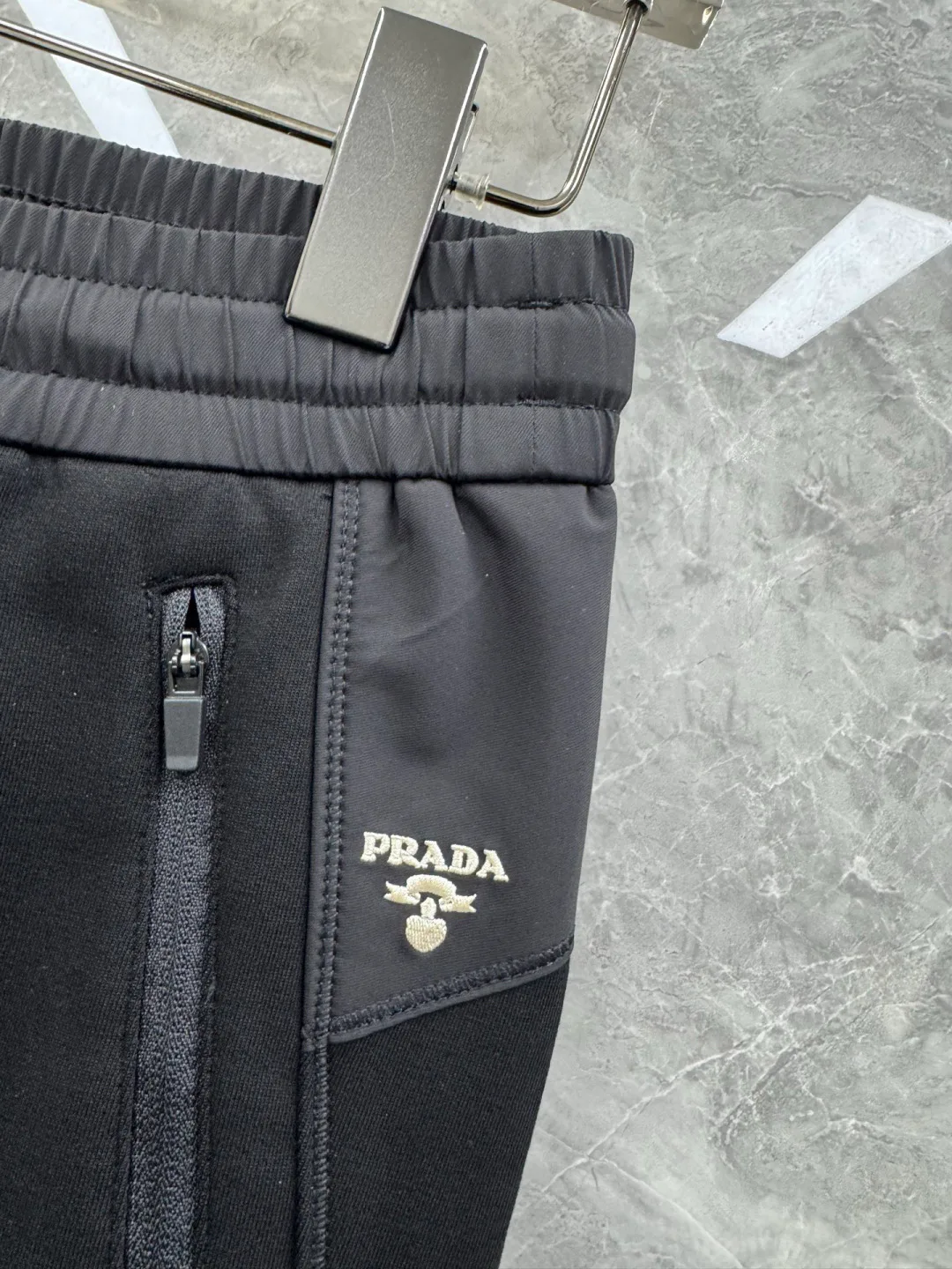 Брюки Мужские Prada 10186991