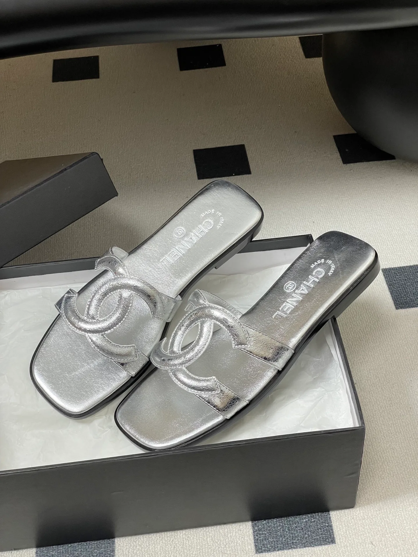 Шлепанцы Женские Chanel 11498228