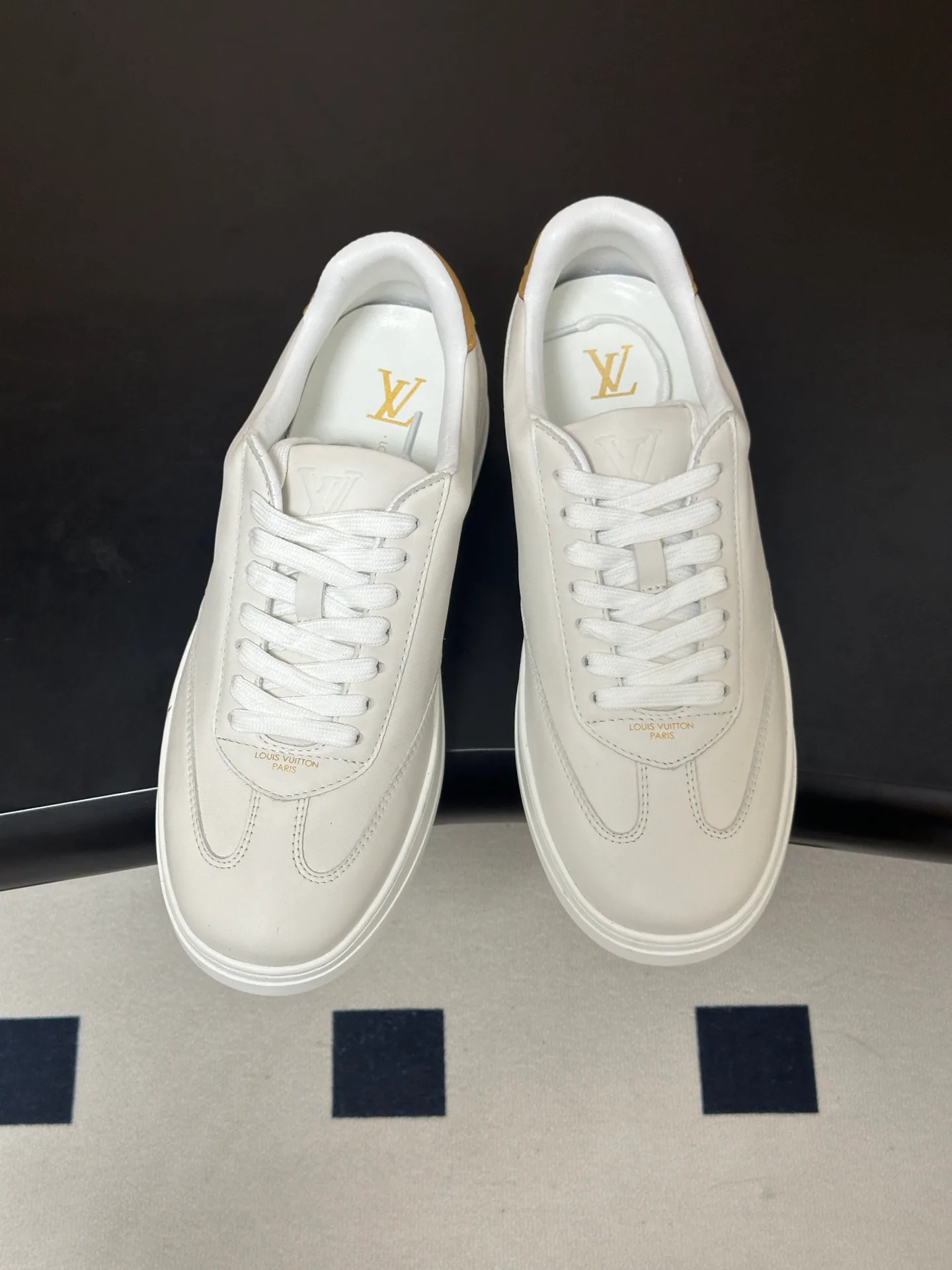 Кроссовки Мужские Louis Vuitton 18340907