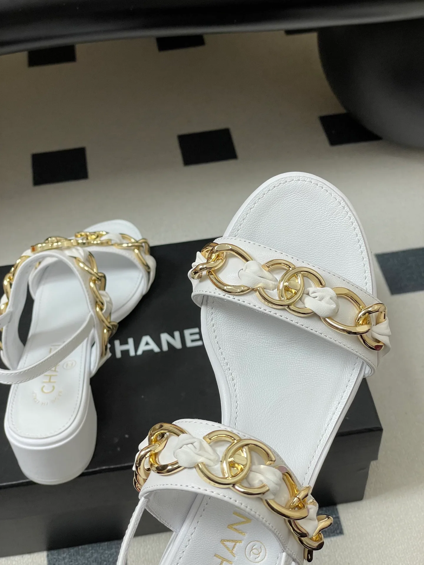 Босоножки Женские Chanel 10993853