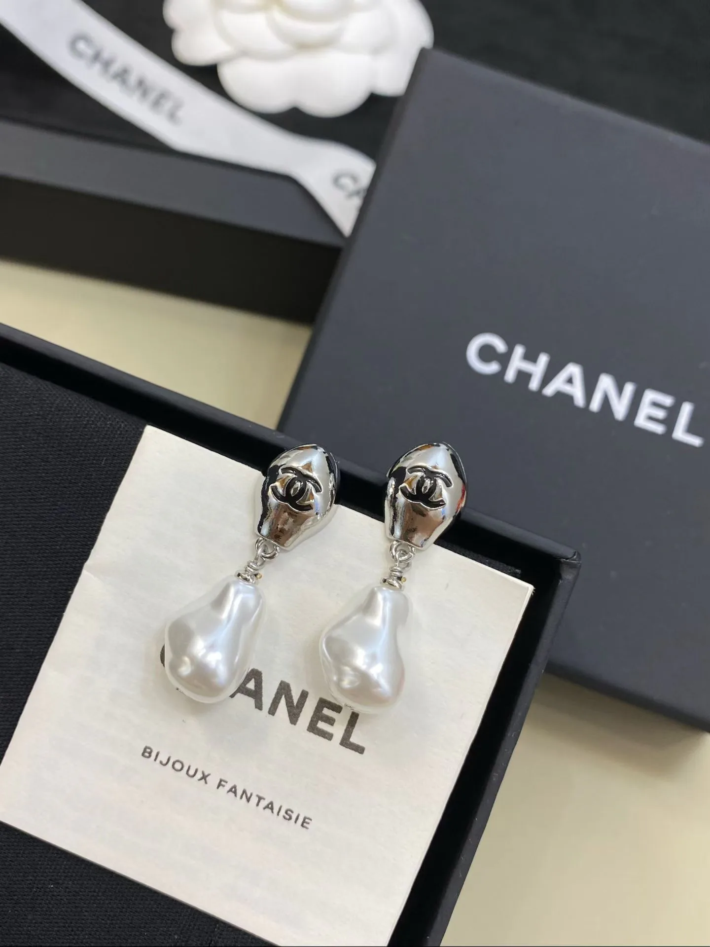 Бижутерия Chanel 17857359