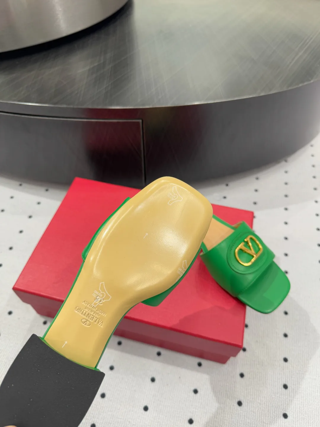 Шлепанцы Женские Valentino 32447