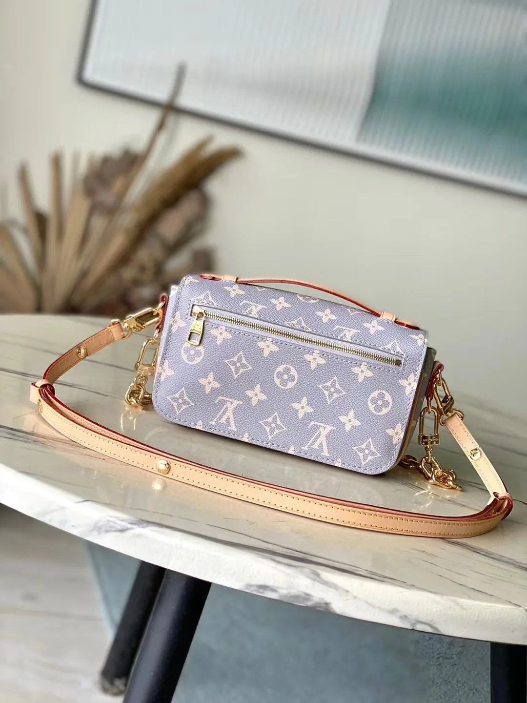 Классические Сумки Женские Louis Vuitton 18227605
