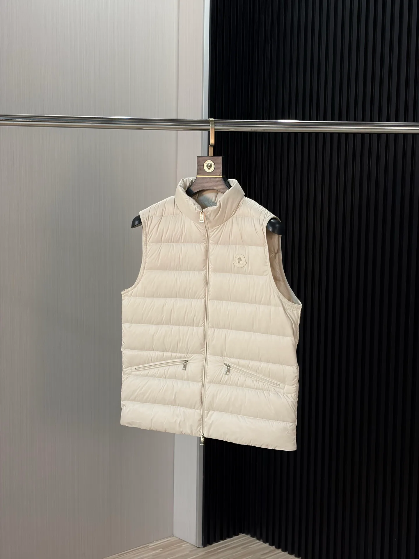Жилеты Женские Moncler 17944006