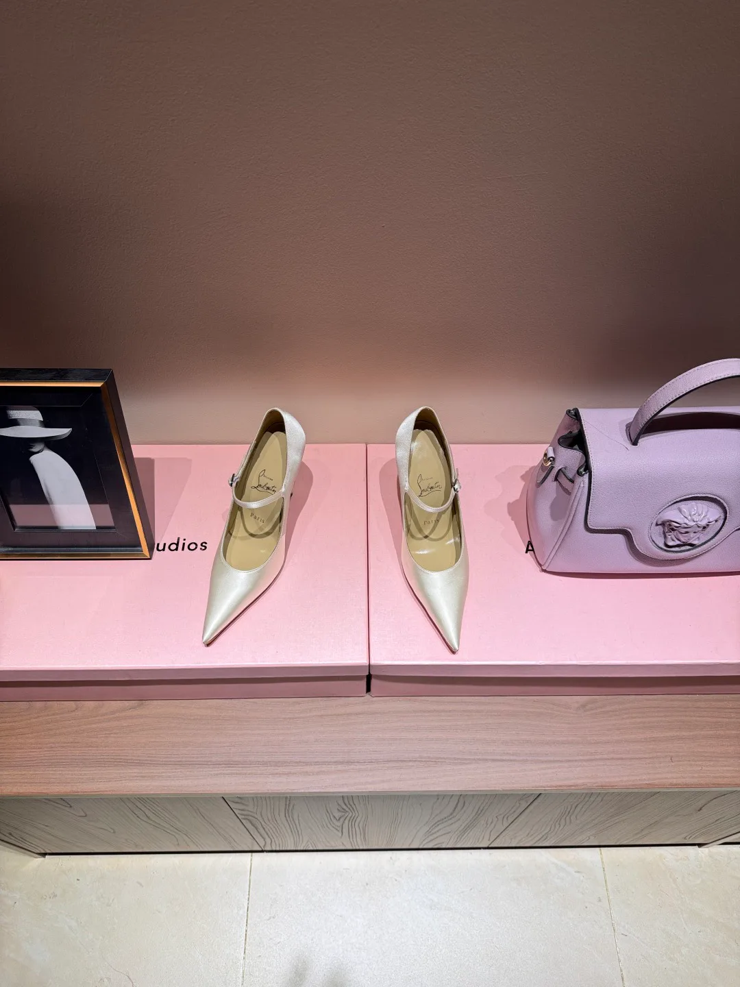 Туфли Женские Christian Louboutin 4743802