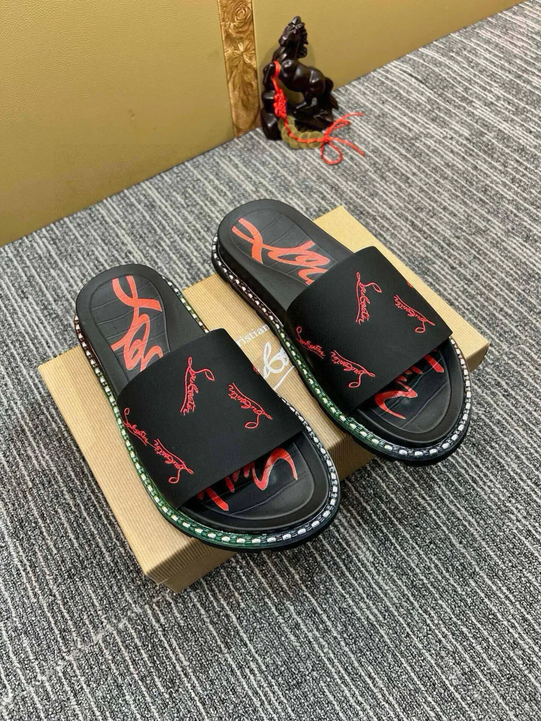 Шлепанцы Мужские Christian Louboutin 65747