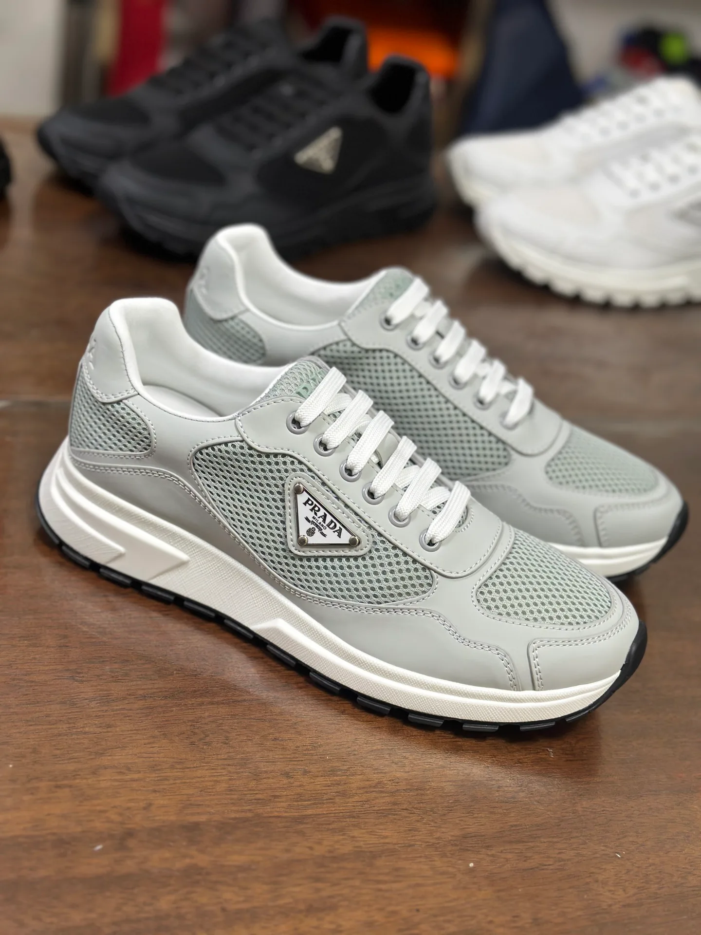 Кроссовки Женские Prada 10456790