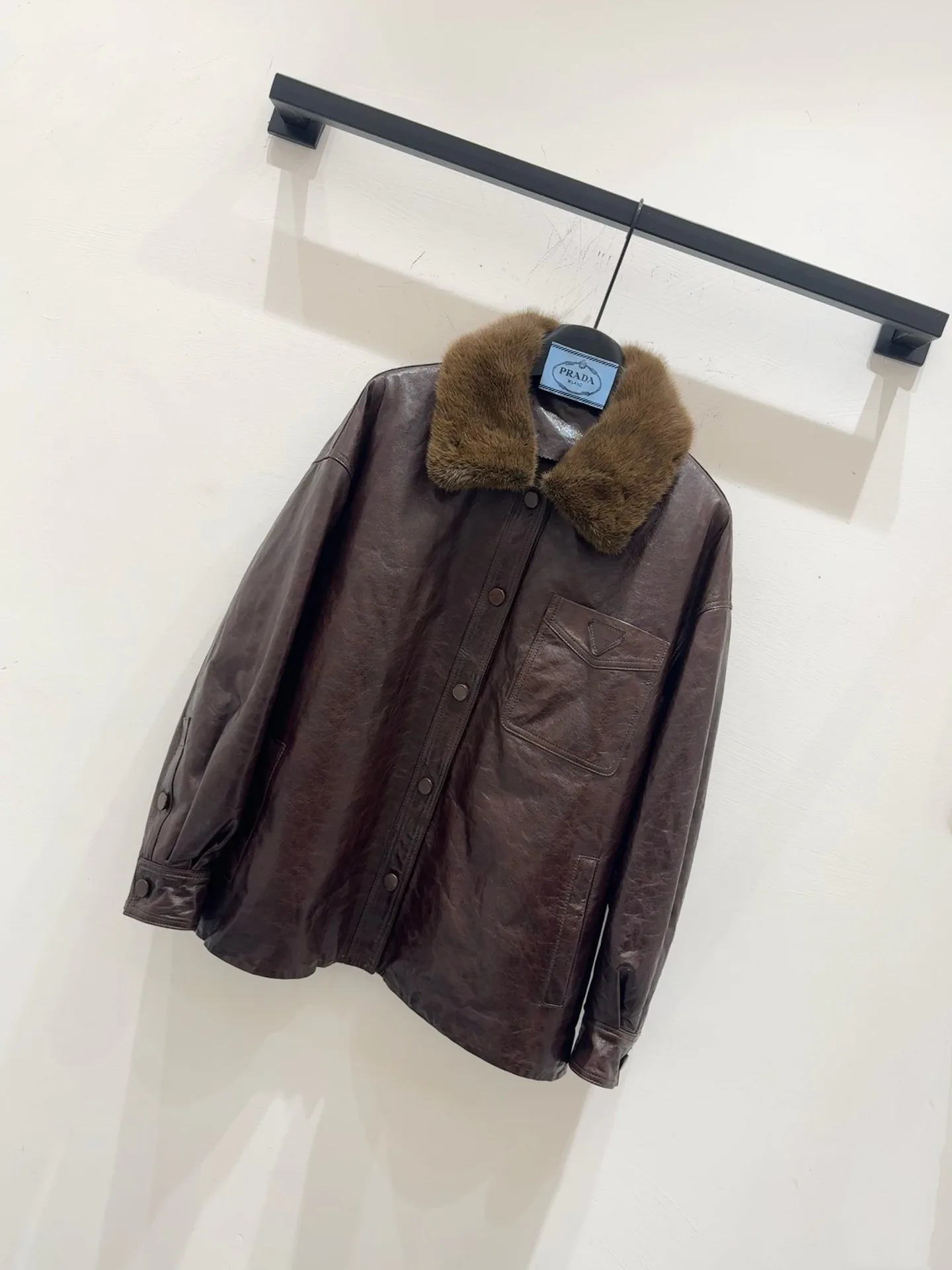 Кожаные Куртки И Дублёнки Женские Prada 799797