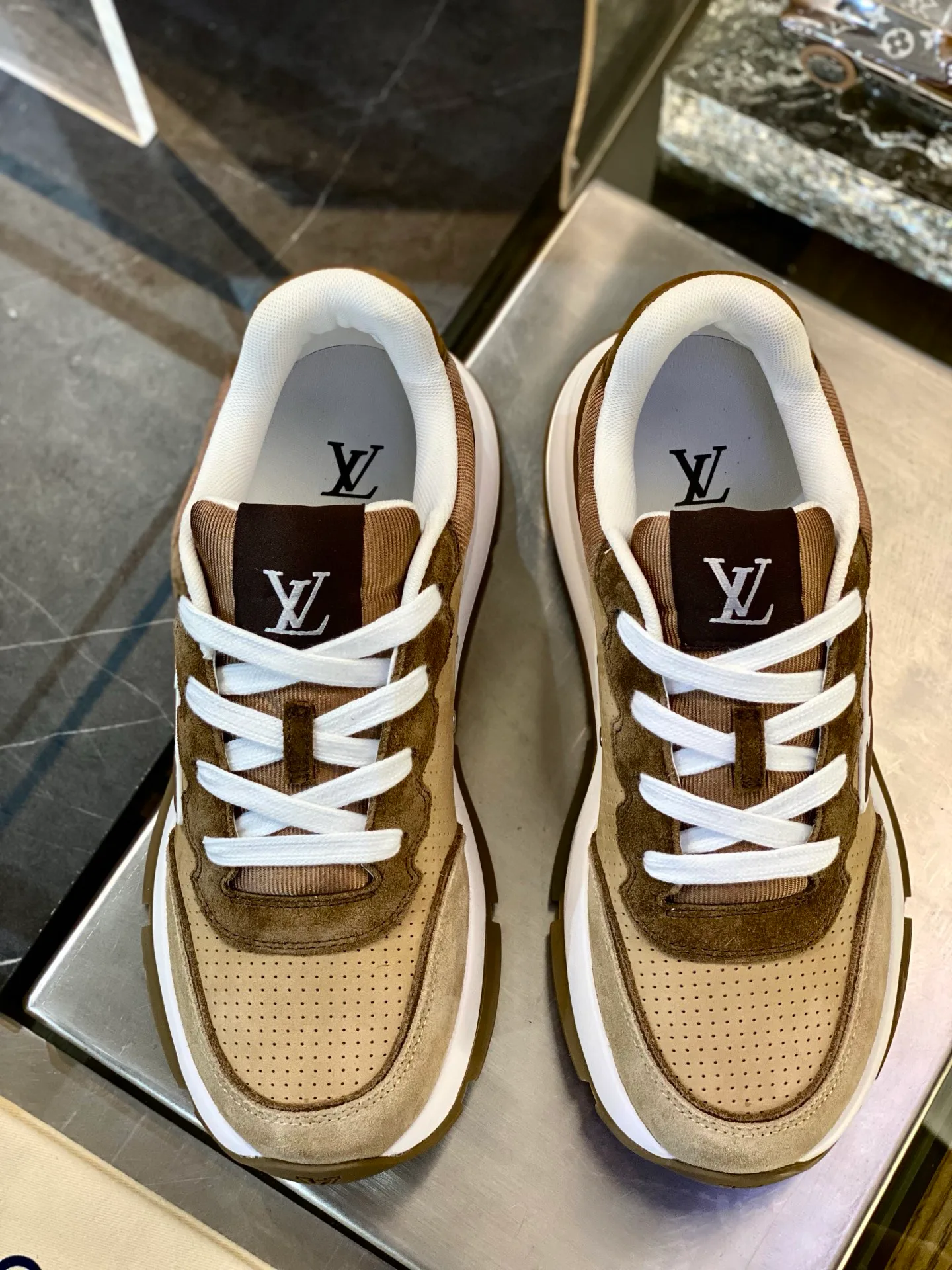 Кроссовки Женские Louis Vuitton 257402