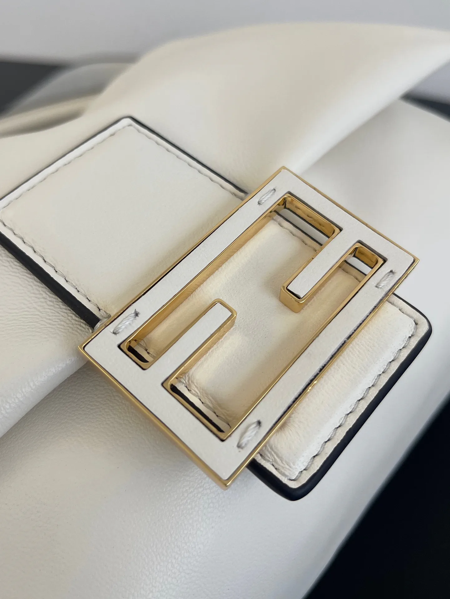 Классические Сумки Женские Fendi 13546218