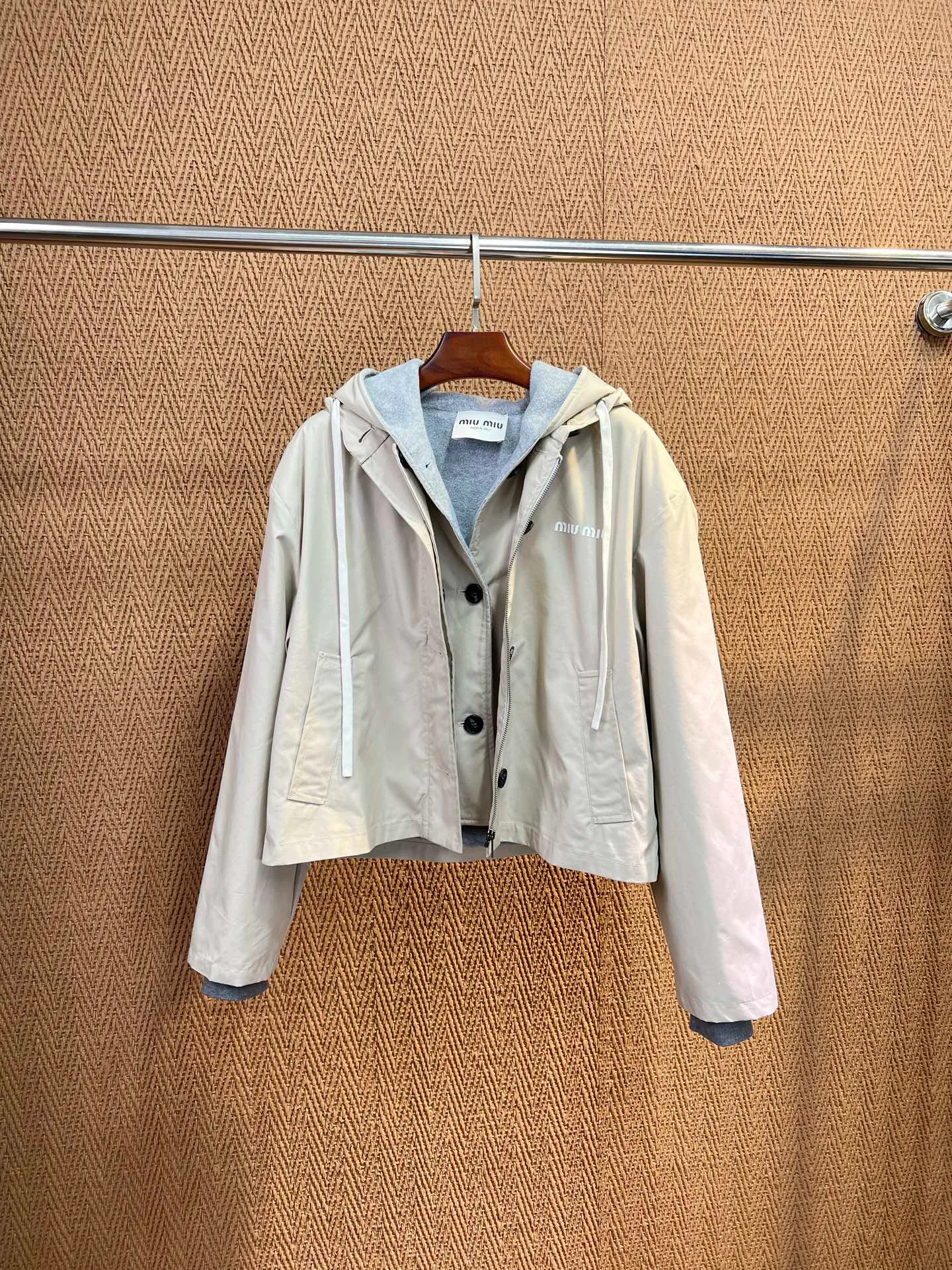 Куртки И Пуховики Женские Miu Miu 18324213