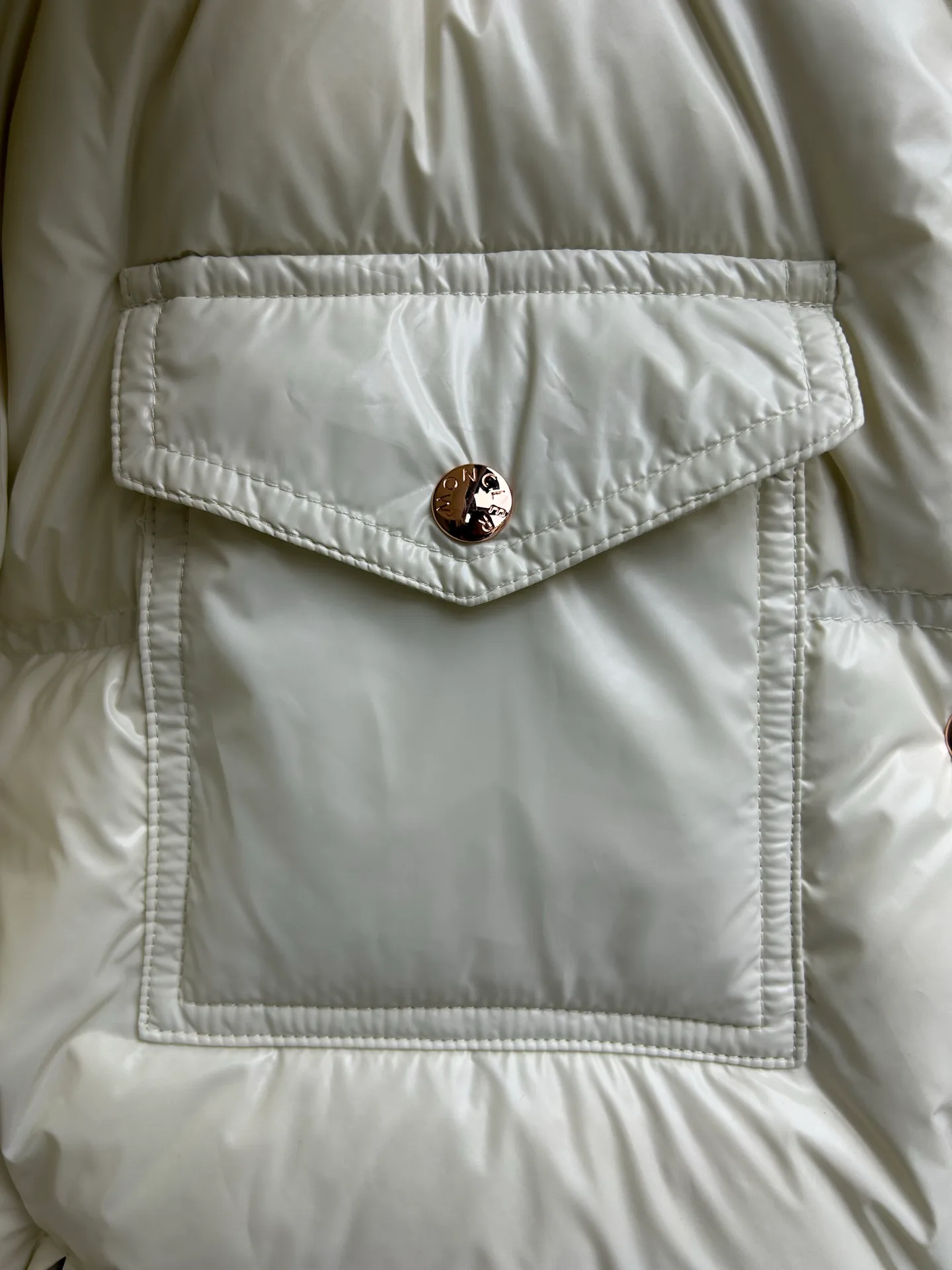 Куртки И Пуховики Женские Moncler 18875966