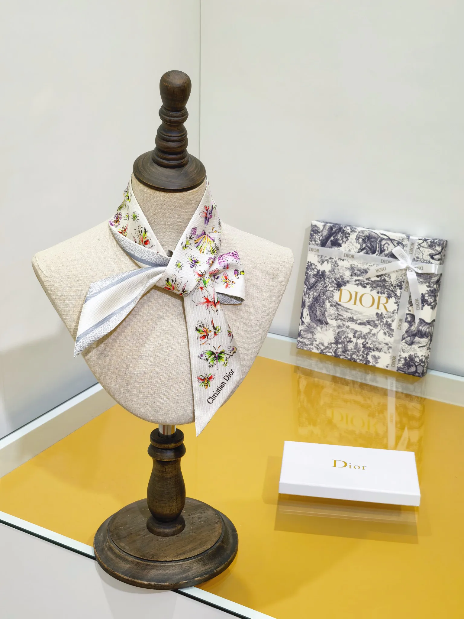 Платки Christian Dior 11394402