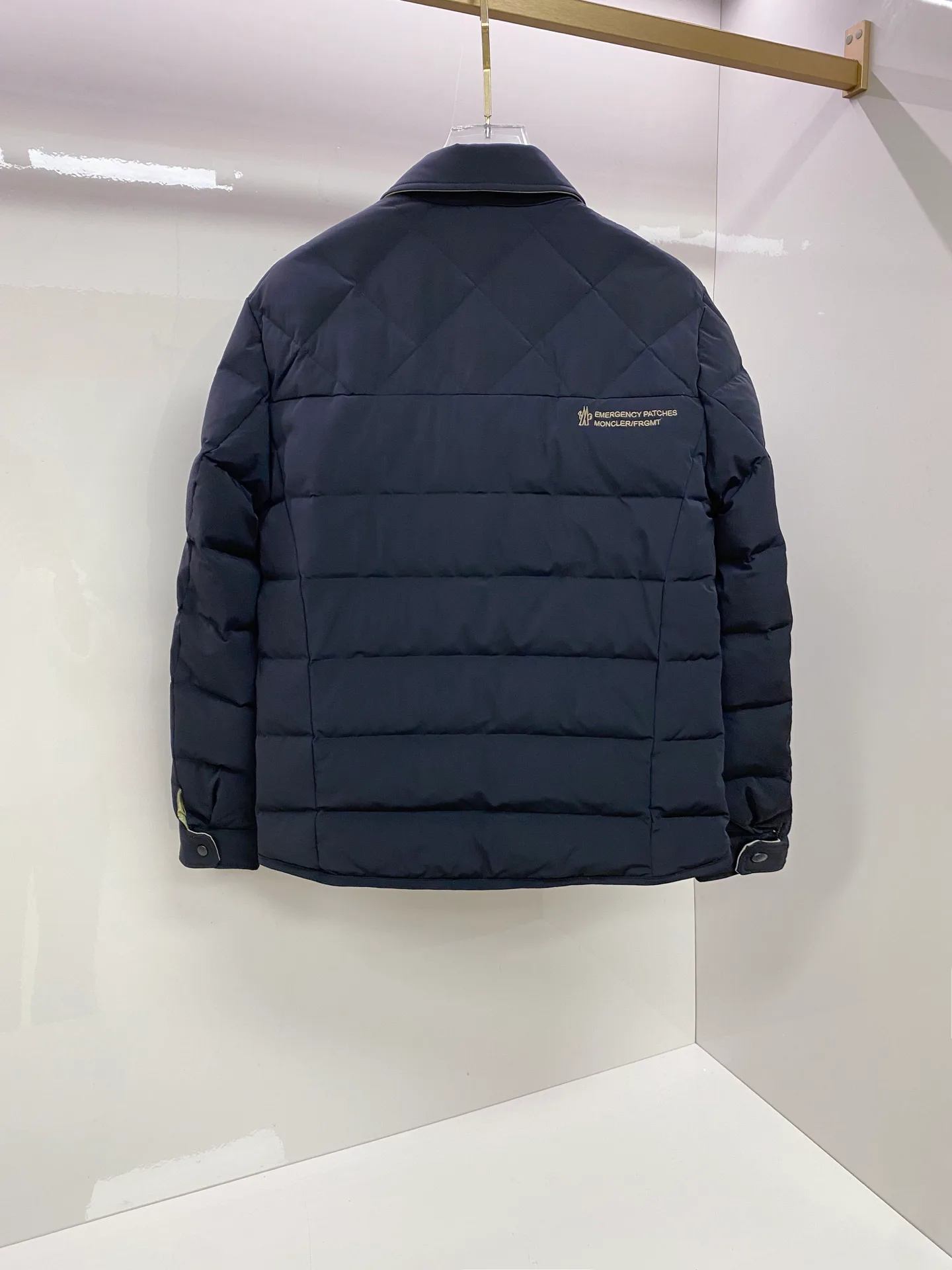 Куртки И Пуховики Мужские Moncler 1129743
