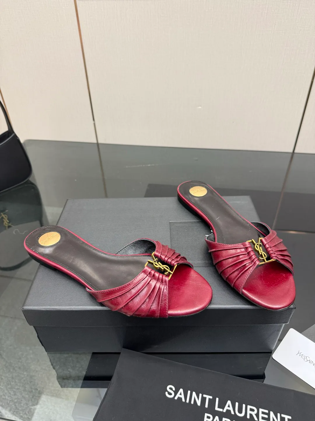 Шлепанцы Женские Saint Laurent 11668834