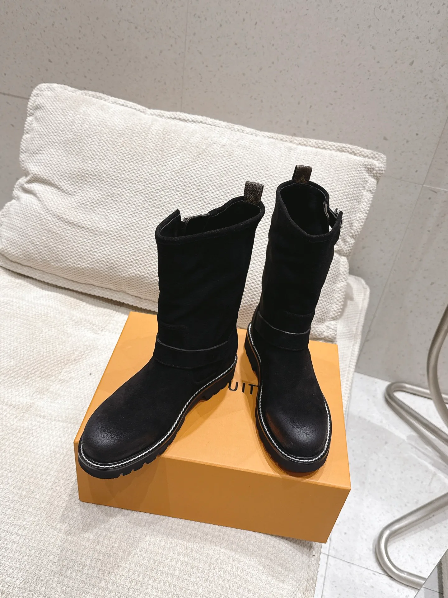 Ботинки Женские Louis Vuitton 19807858