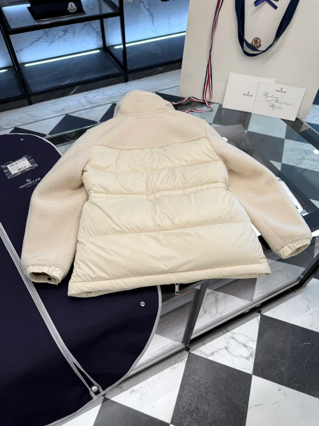Куртки И Пуховики Женские Moncler 19554353