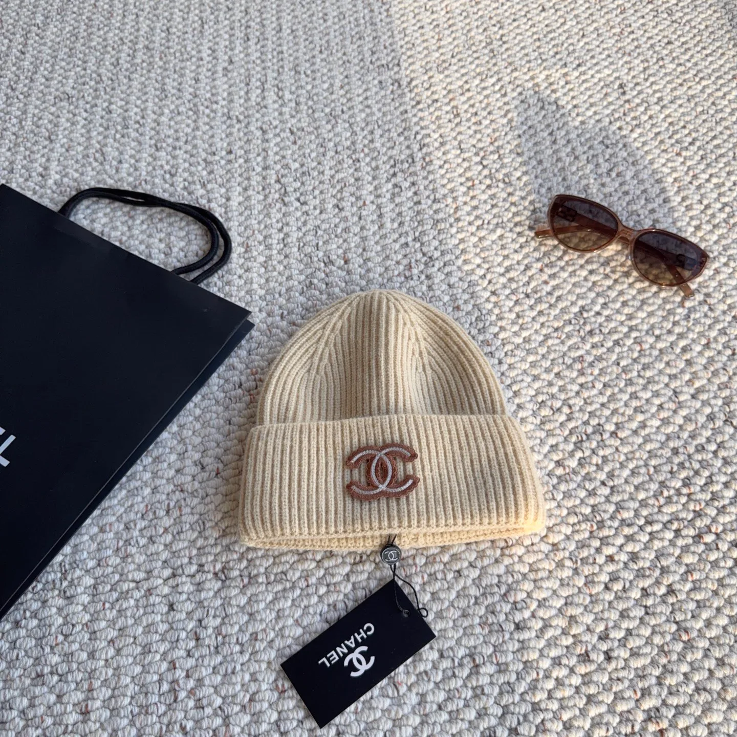 Головные Уборы Chanel 18450124