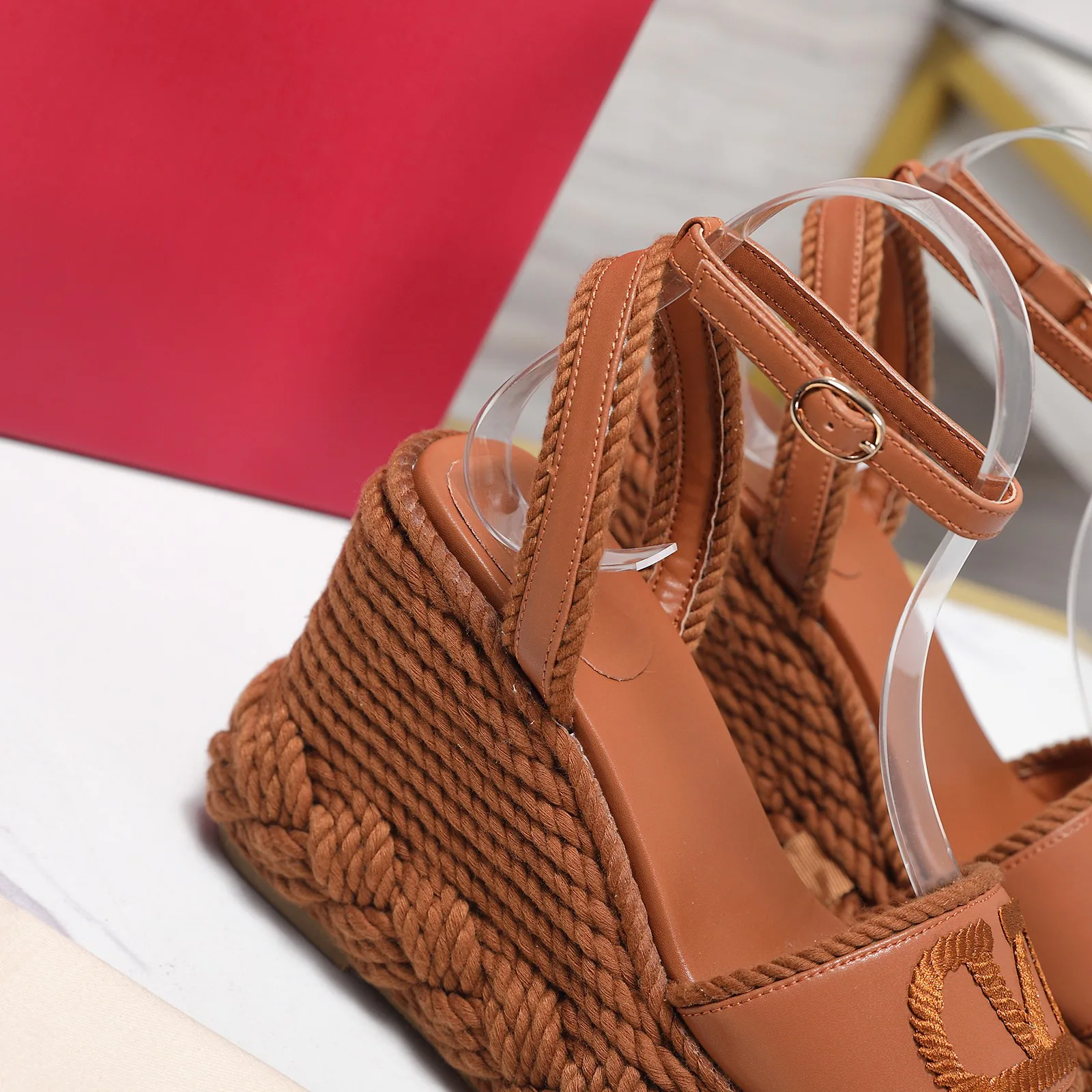 Босоножки Женские Valentino 17371718