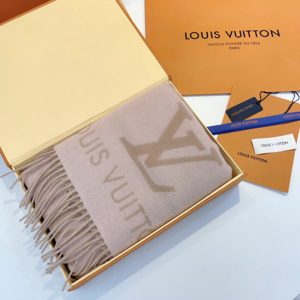 Шарфы Louis Vuitton 5785112
