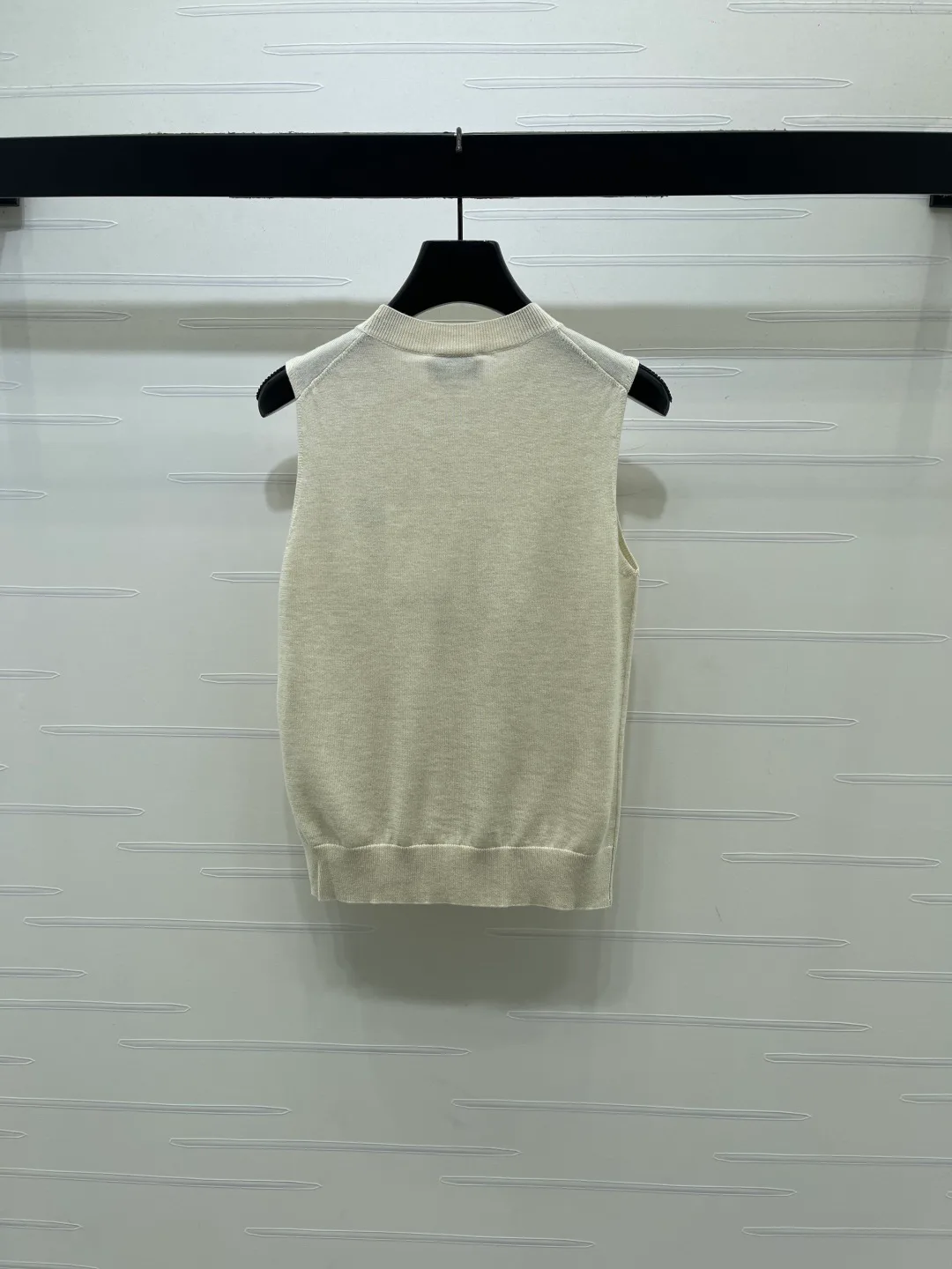 Жилеты Женские Chanel 17597759