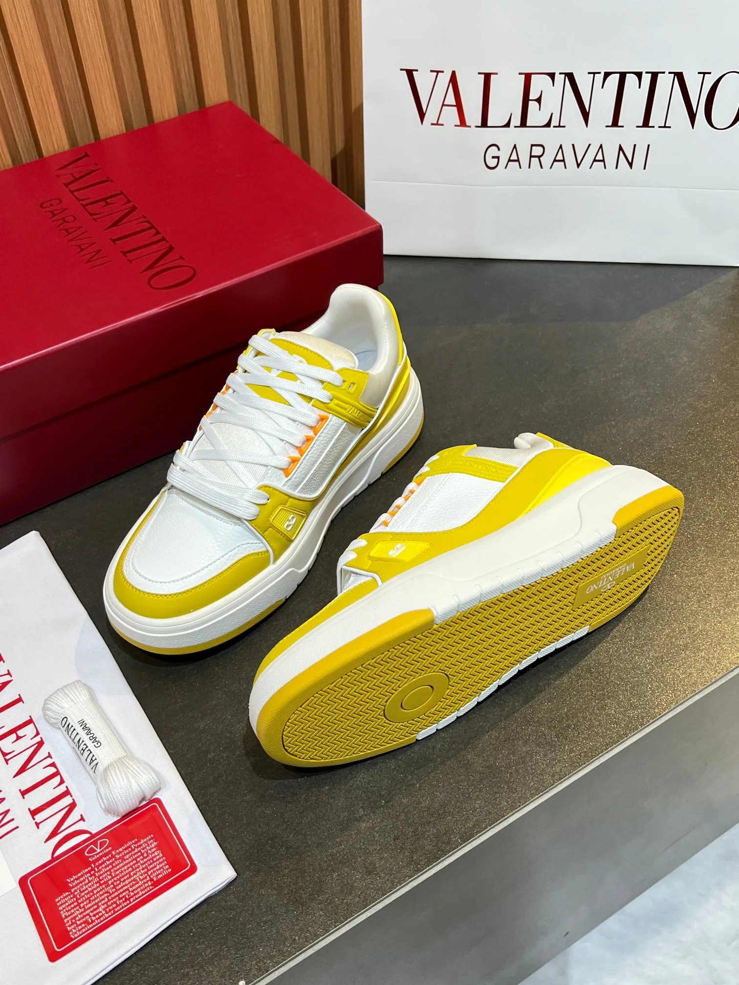 Кроссовки Женские Valentino 11575968